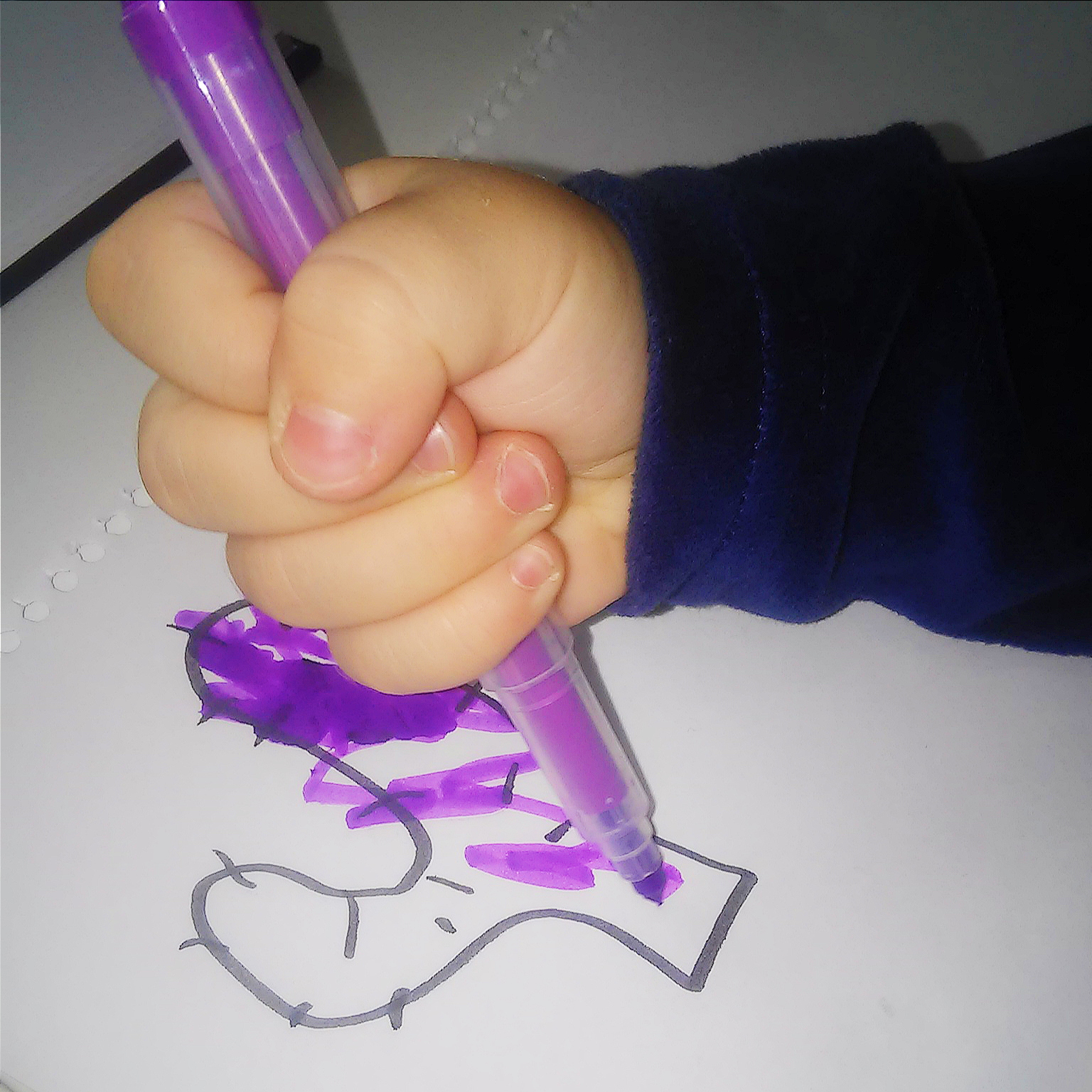 doodling niños